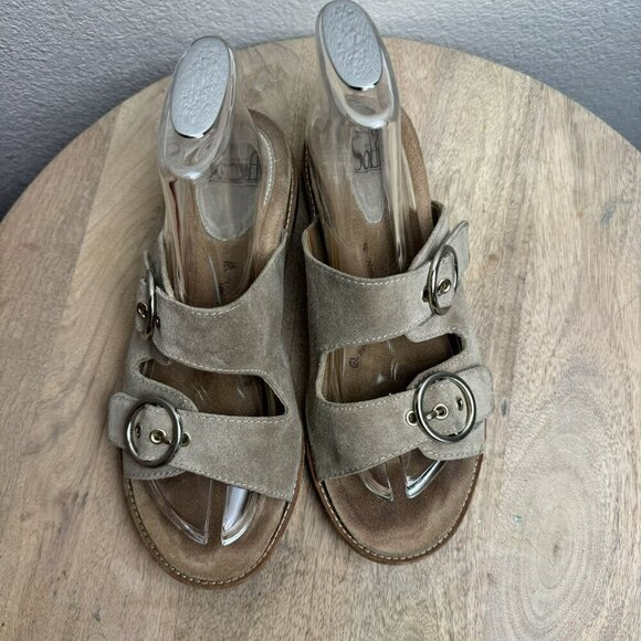 Sofft Taupe suede Sandals - Adjustable Buckle Straps - Size 7.5 - Casual Slide - Picture 6 of 10